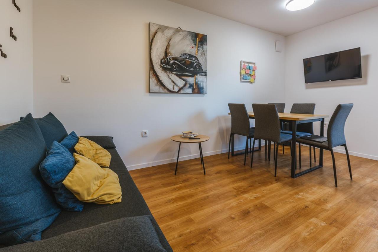 Maple & Pine Bled Apartment Exterior photo