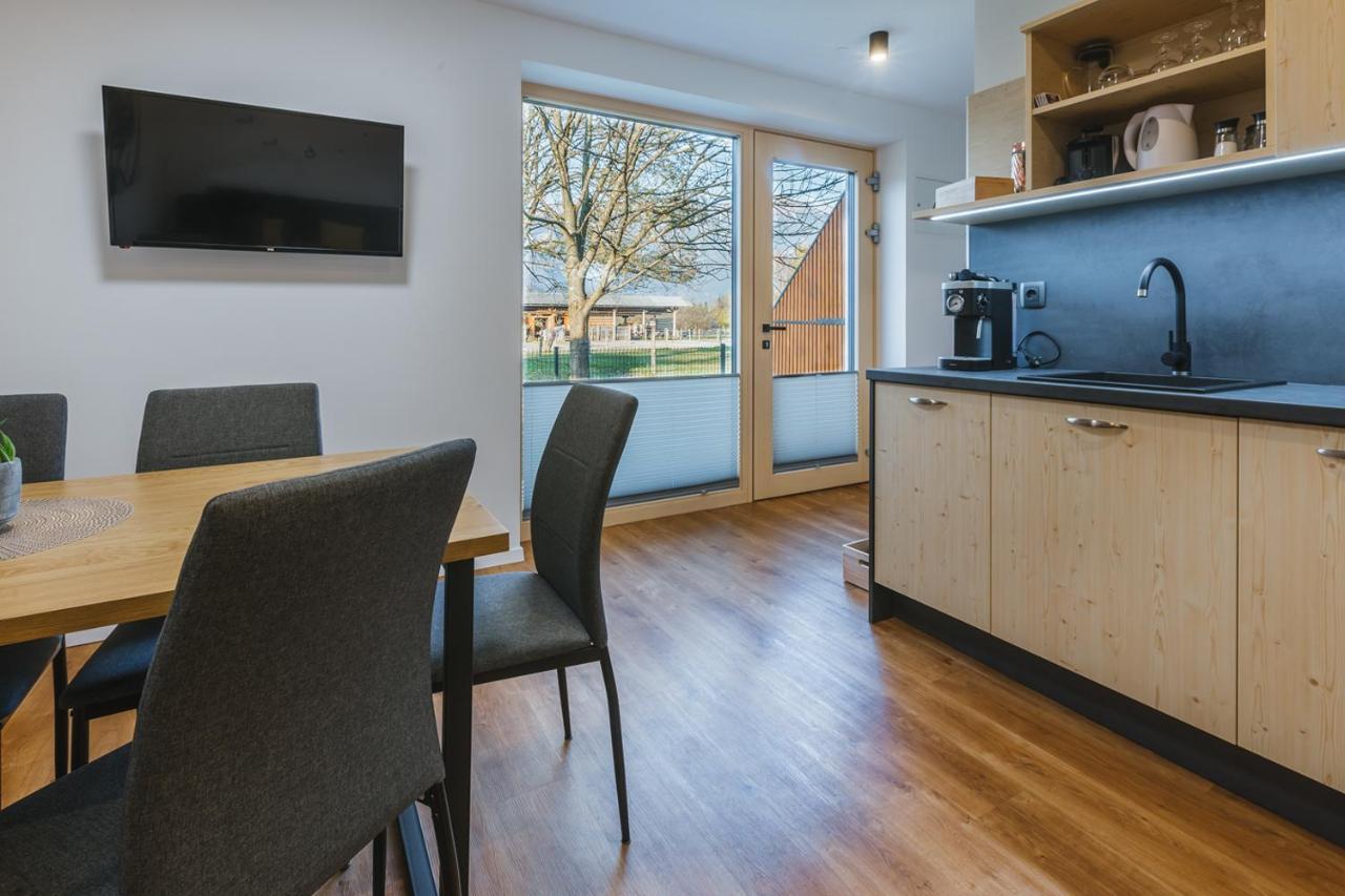 Maple & Pine Bled Apartment Exterior photo
